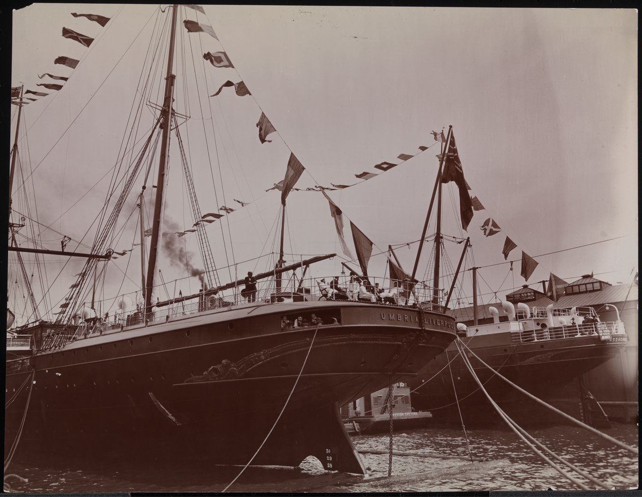 S.S. "Umbria" ved kai, ca. 1897 (s/hvitt-bilde) av Company Byron