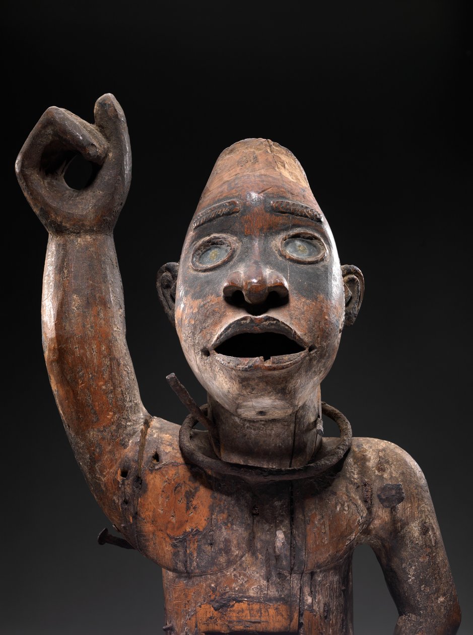 Nkisi (tre, jern og glass) av Congolese