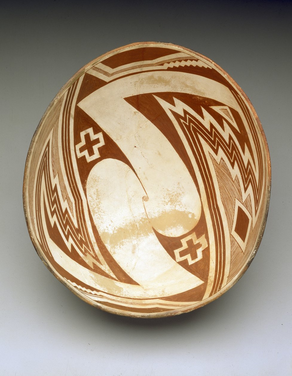 Skål med geometrisk design, ca. 1000-1150 (keramikk) av Culture Mimbres
