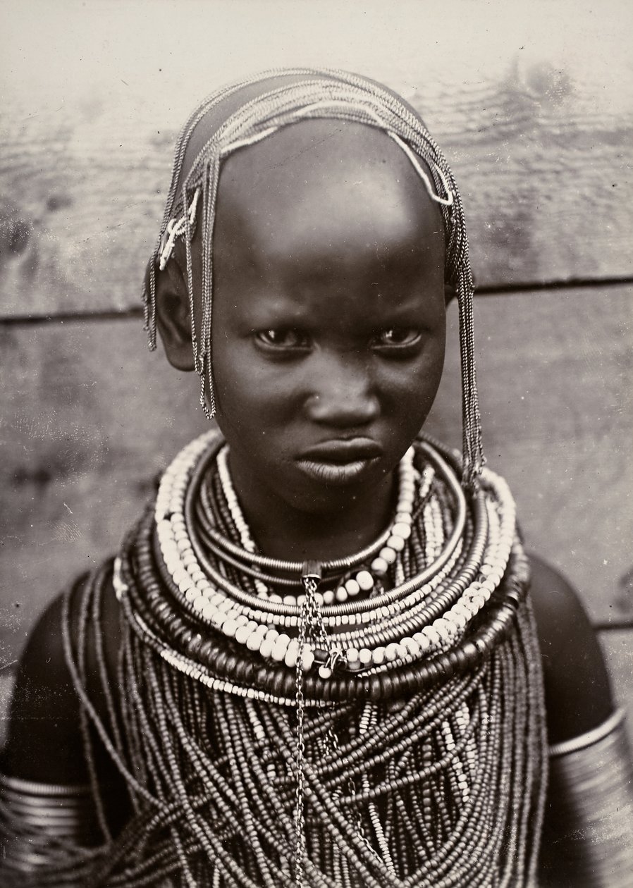 Sjefens datter, Mombasa, Uganda (gelatinsølvtrykk) av D. V. F. Figueira