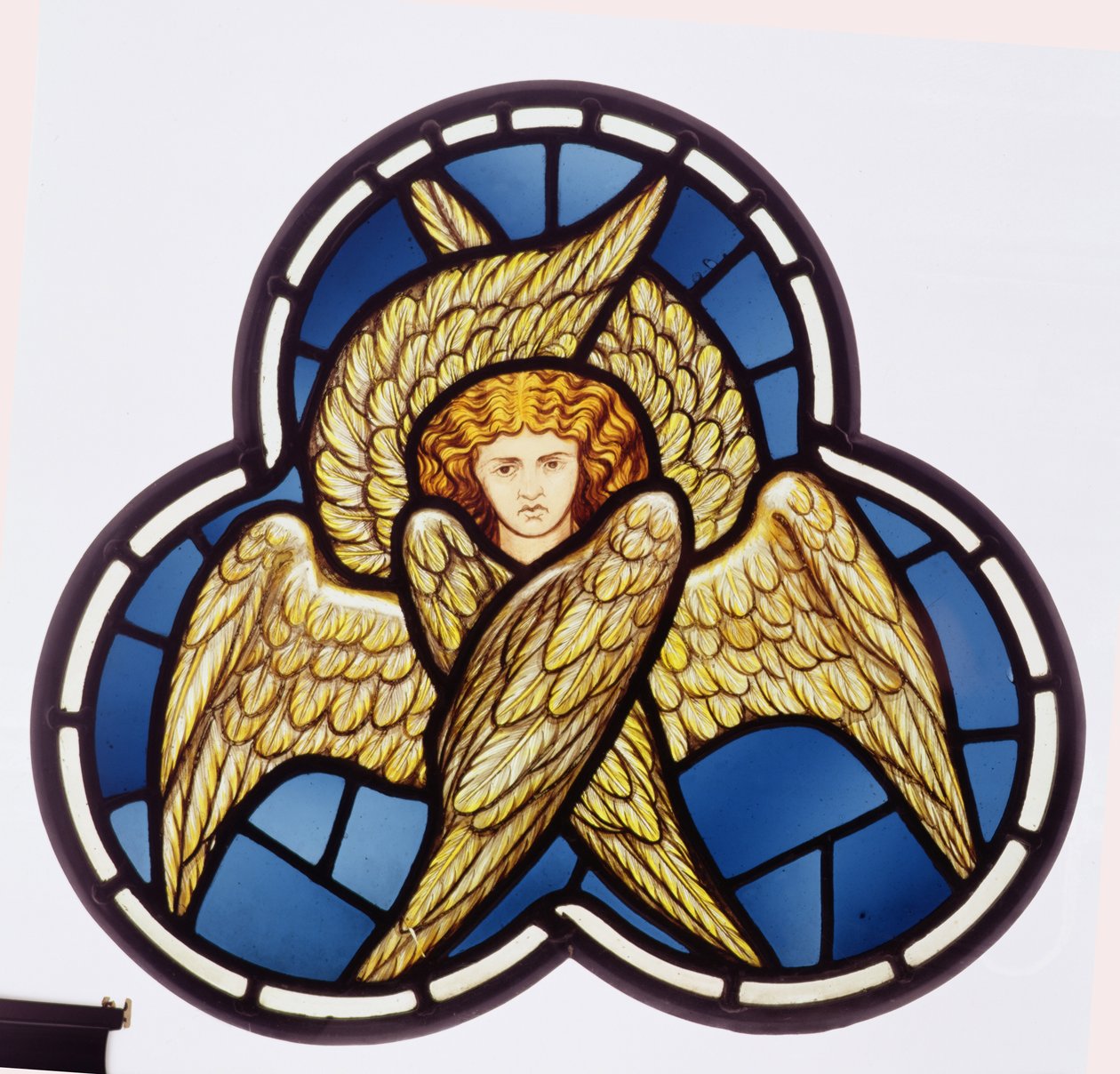 Vindu som viser en mangevinget engel, laget av William Morris-fabrikken, 1870 (farget glass) av Dante Gabriel and Burne Jones, Edward Rossetti