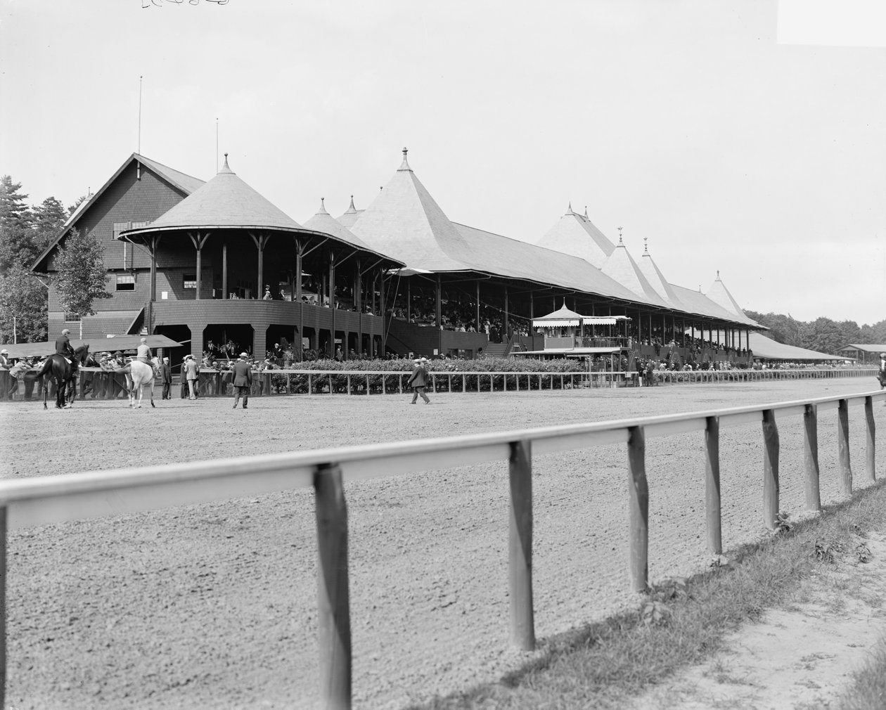 Saratoga Springs, N.Y., tribune, racerbane, ca. 1900-10 av Detroit Publishing Co.