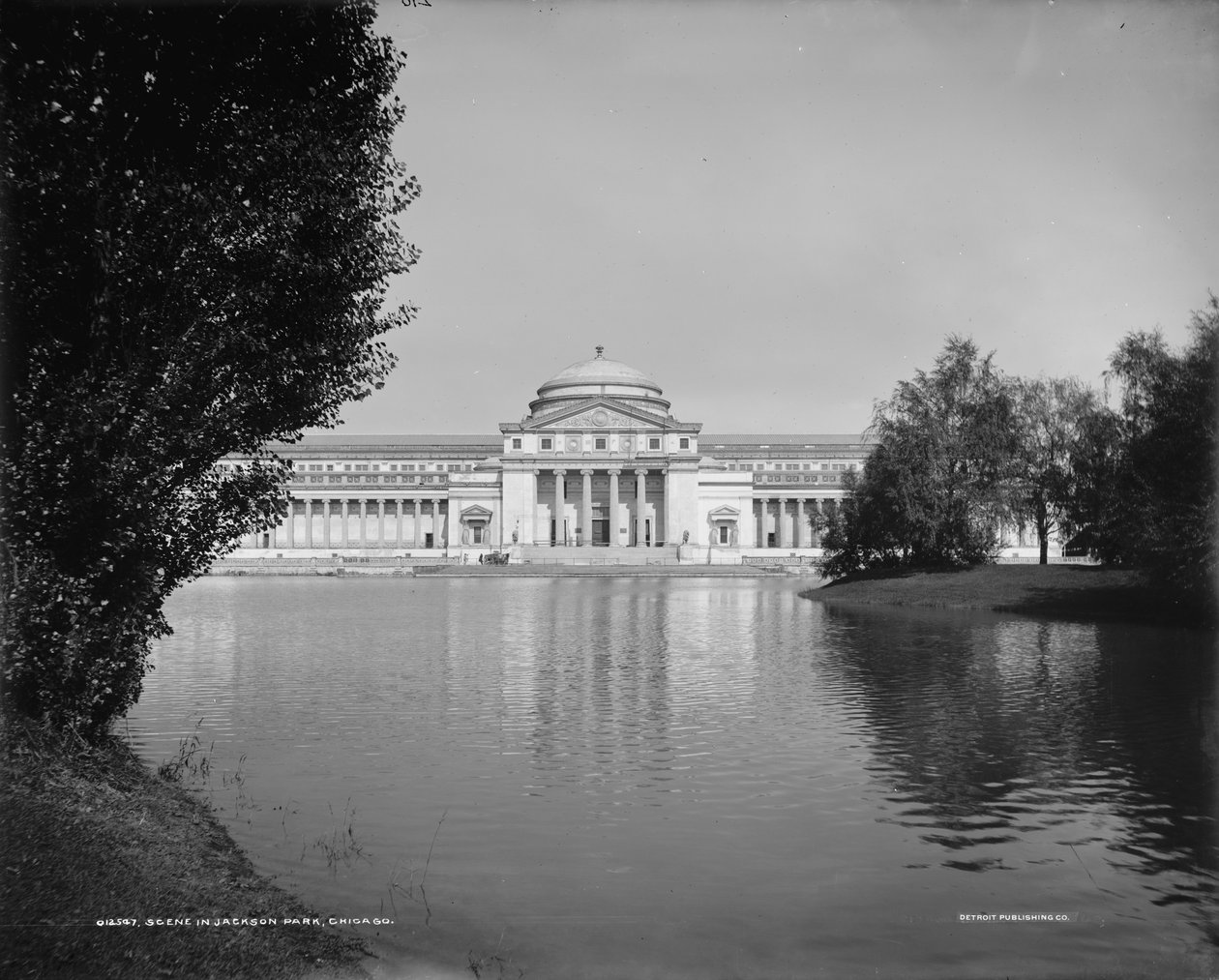 Scene i Jackson Park, Chicago, Illinois, 1890-1901 av Detroit Publishing Co.