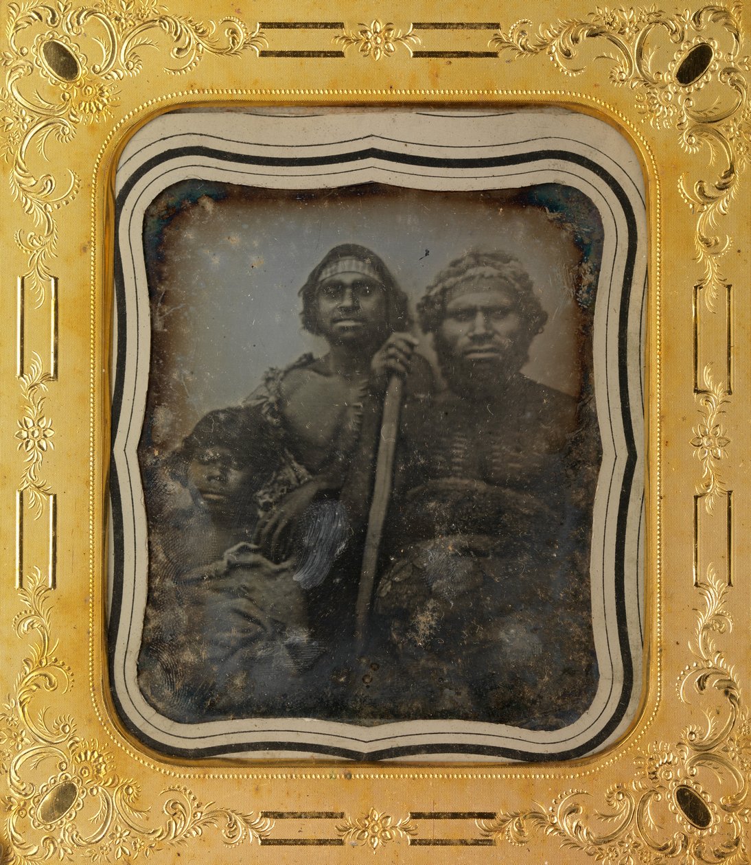 Tre aboriginale menn, Melbourne, Victoria av Douglas T. Kilburn