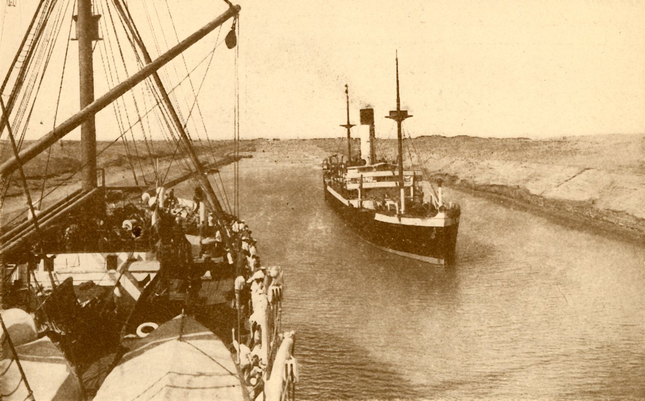 Steamers passerer i Suez-kanalen, c1930. av ENA