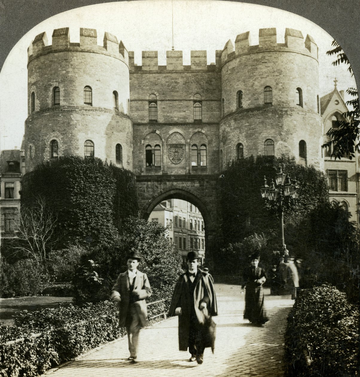 Romerske byporter, Köln, Tyskland. av E. W. Kelley