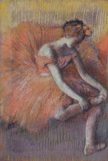 Danser som justerte sandalen av Edgar Degas