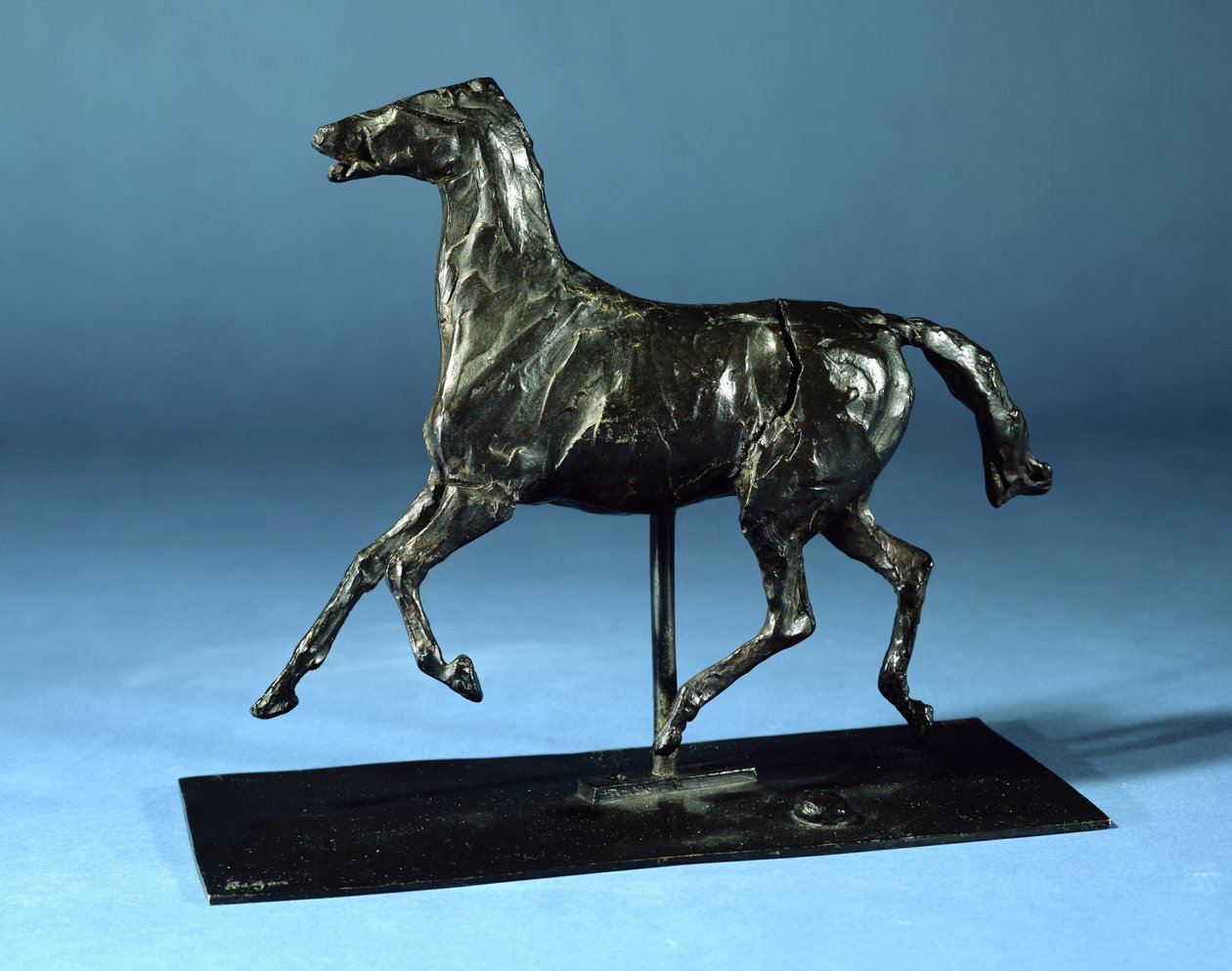 Travhest (bronse) av Edgar Degas