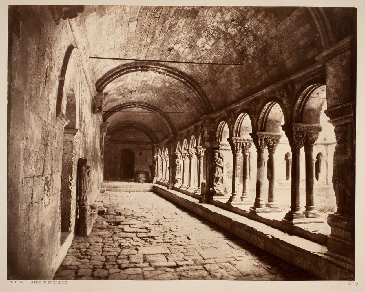 Arles. Cloitre St. Trophime (nordgalleri) av Édouard Baldus