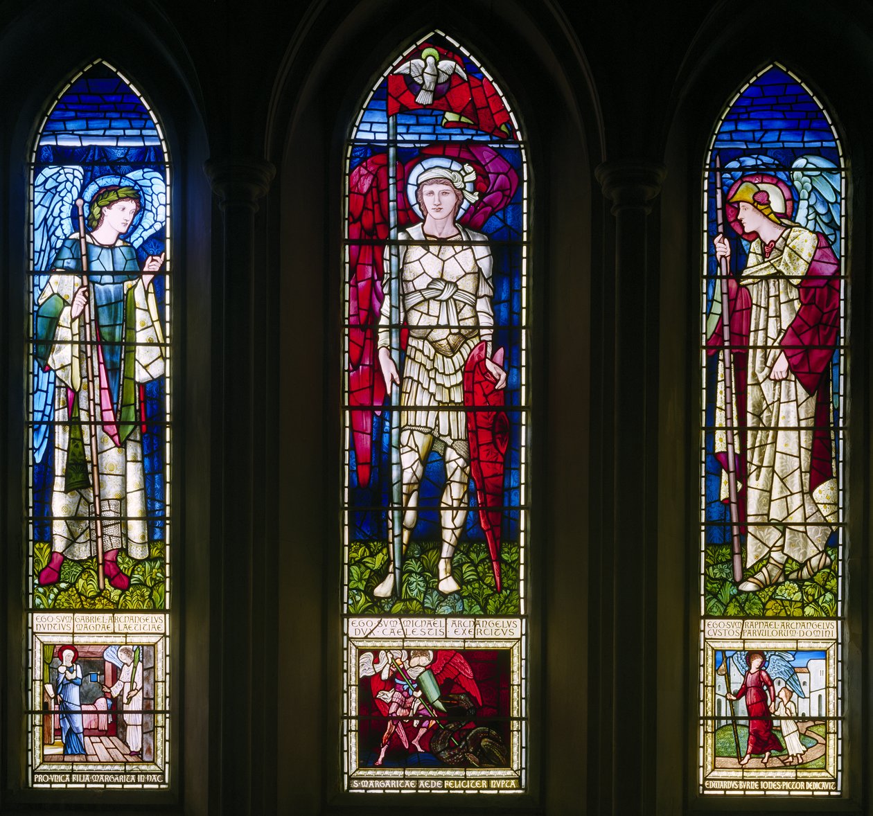 Rottingdean, St Margaret, Morris & Co., Edward Burne-Jones, East Window, St Michael etc, 1893 av Edward Burne Jones