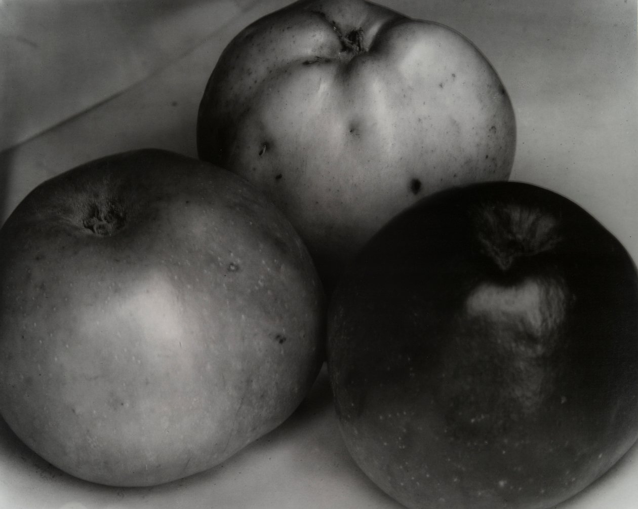Tre epler, Frankrike, ca. 1921 av Edward Steichen