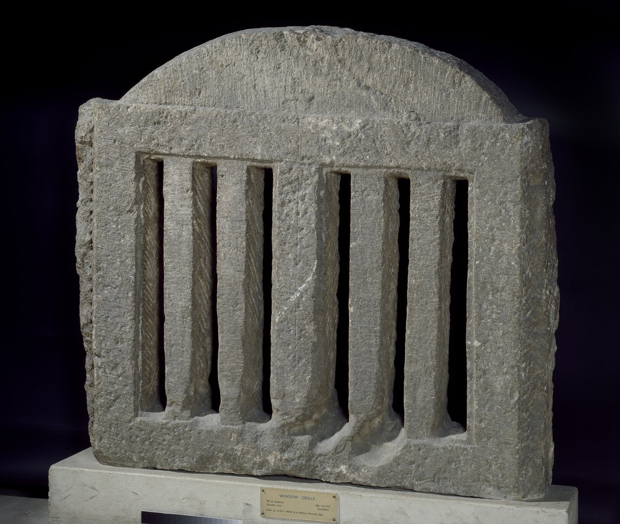 Kalksteinsgitter for en vinduskalkstein av Egyptian 18th Dynasty