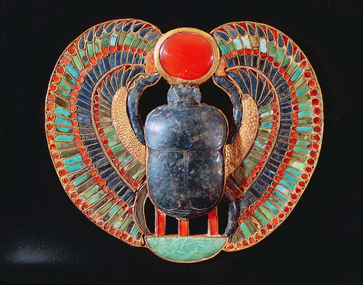 Scarab pectoral, fra graven til Tutankhamon, i Kongenes dal ved Theben, ca. 1361-52 f.Kr., New Kingdom (gull, lapis lazuli, amber et al) av Egyptian 18th Dynasty