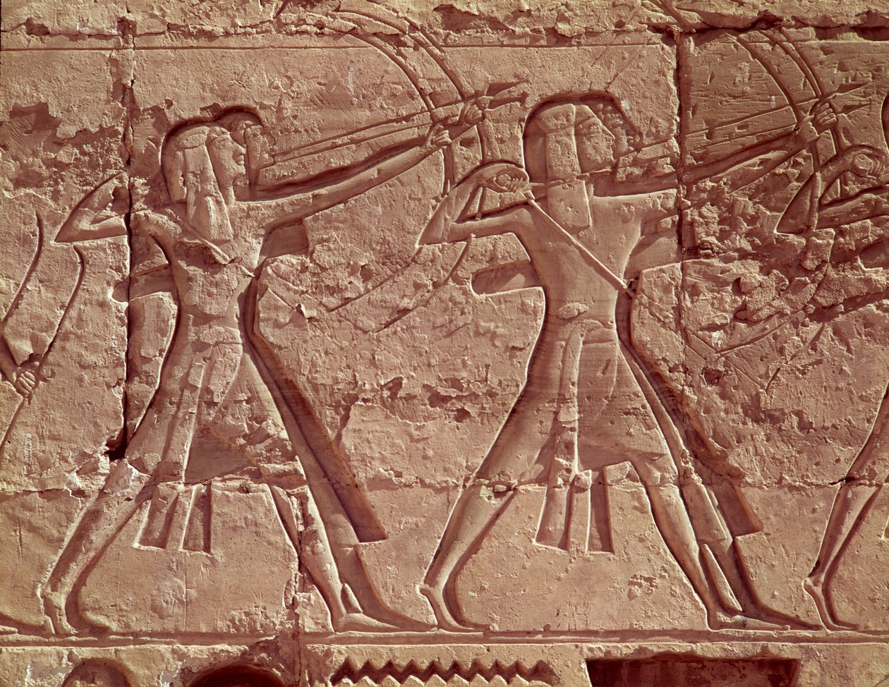 Bueskyttere, detalj fra jakten på Ramesses III (ca. 1184-1153 f.Kr.) fra Ramses III-tempelet, New Kingdom (sandstein) av Egyptian 20th Dynasty