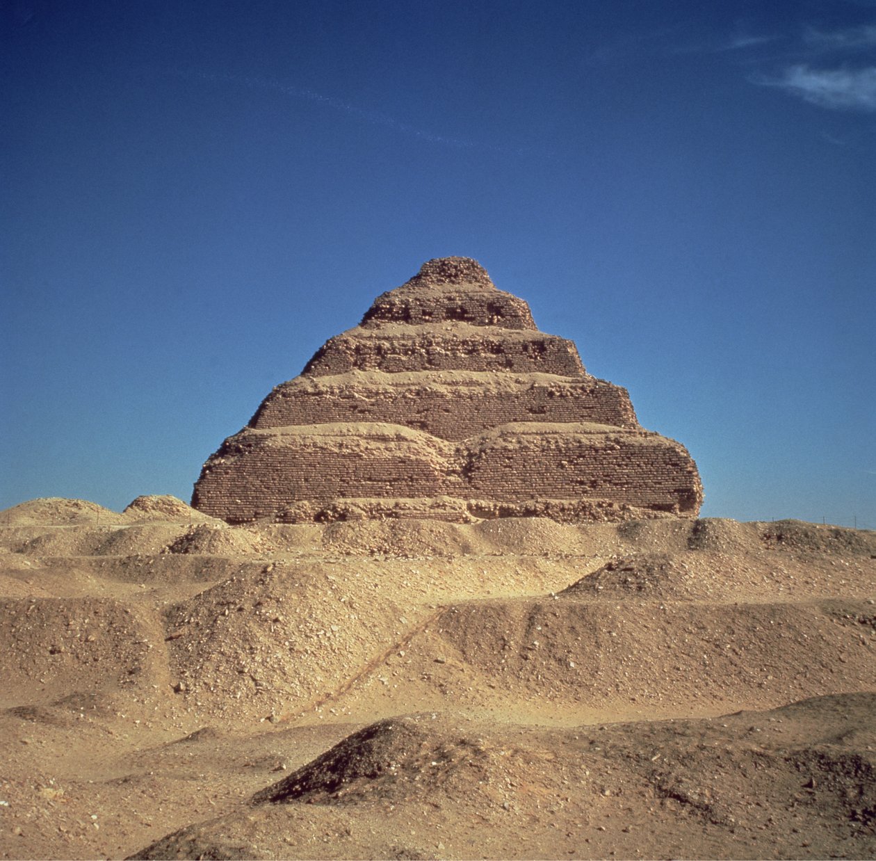 Trinnpyramiden til kong Djoser, ca. 2630-2611 f.Kr av Egyptian 3rd Dynasty