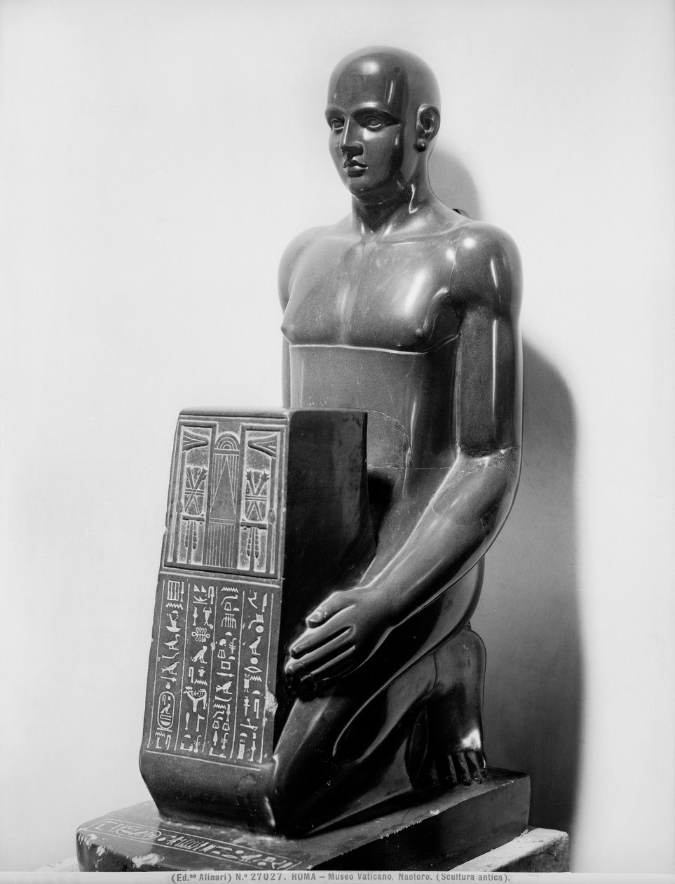 Naofhor statue av en mann (basalt) av Egyptian