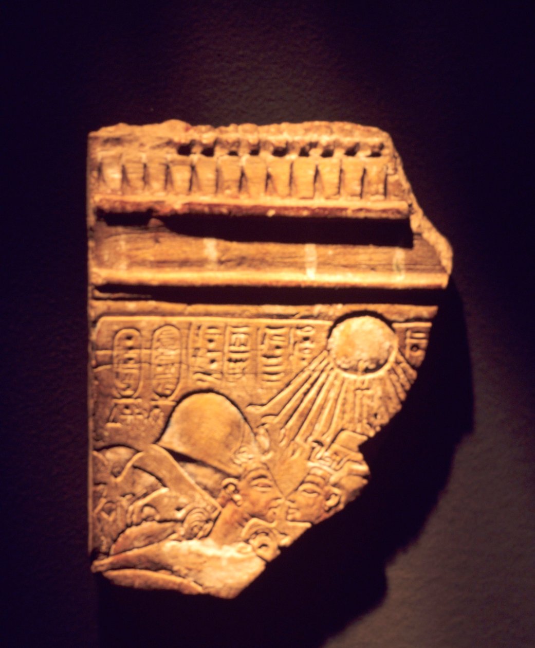 Akhenaten & Nefertiti reliefffragment av Egyptian 18th Dynasty