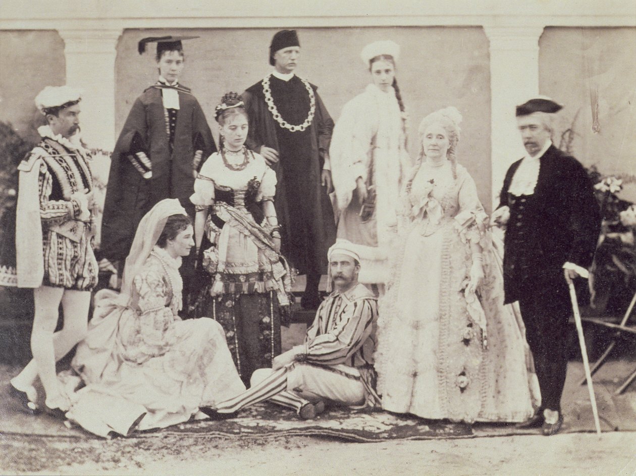 En gruppe engelske skuespillere i India, ca. 1880 (albumtrykk) av English Photographer