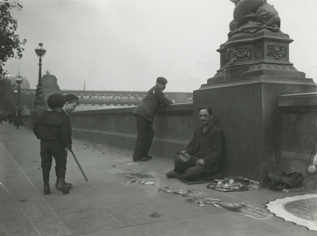 En fortaukunstner på vollen av English Photographer