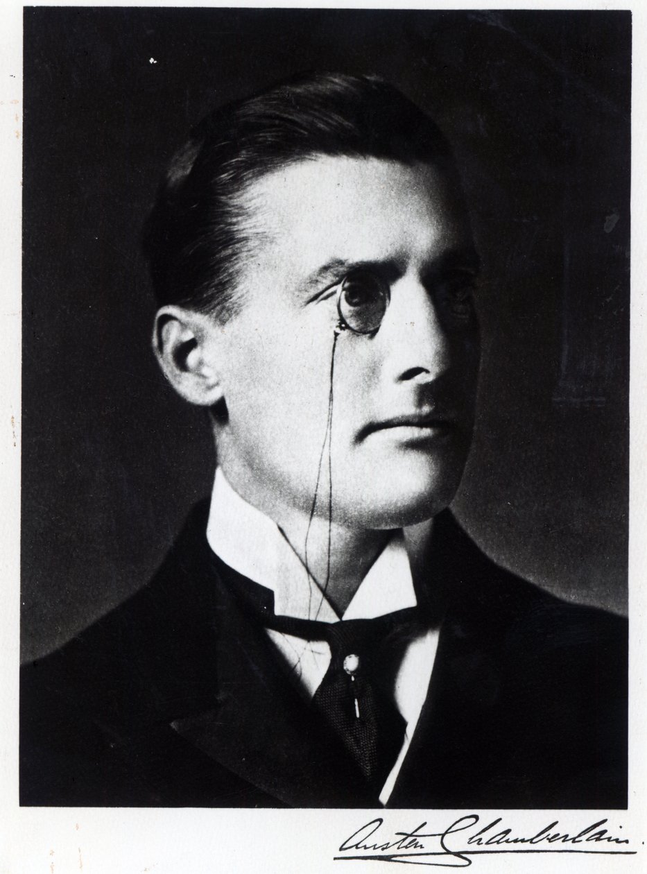 Austen Chamberlain av English Photographer