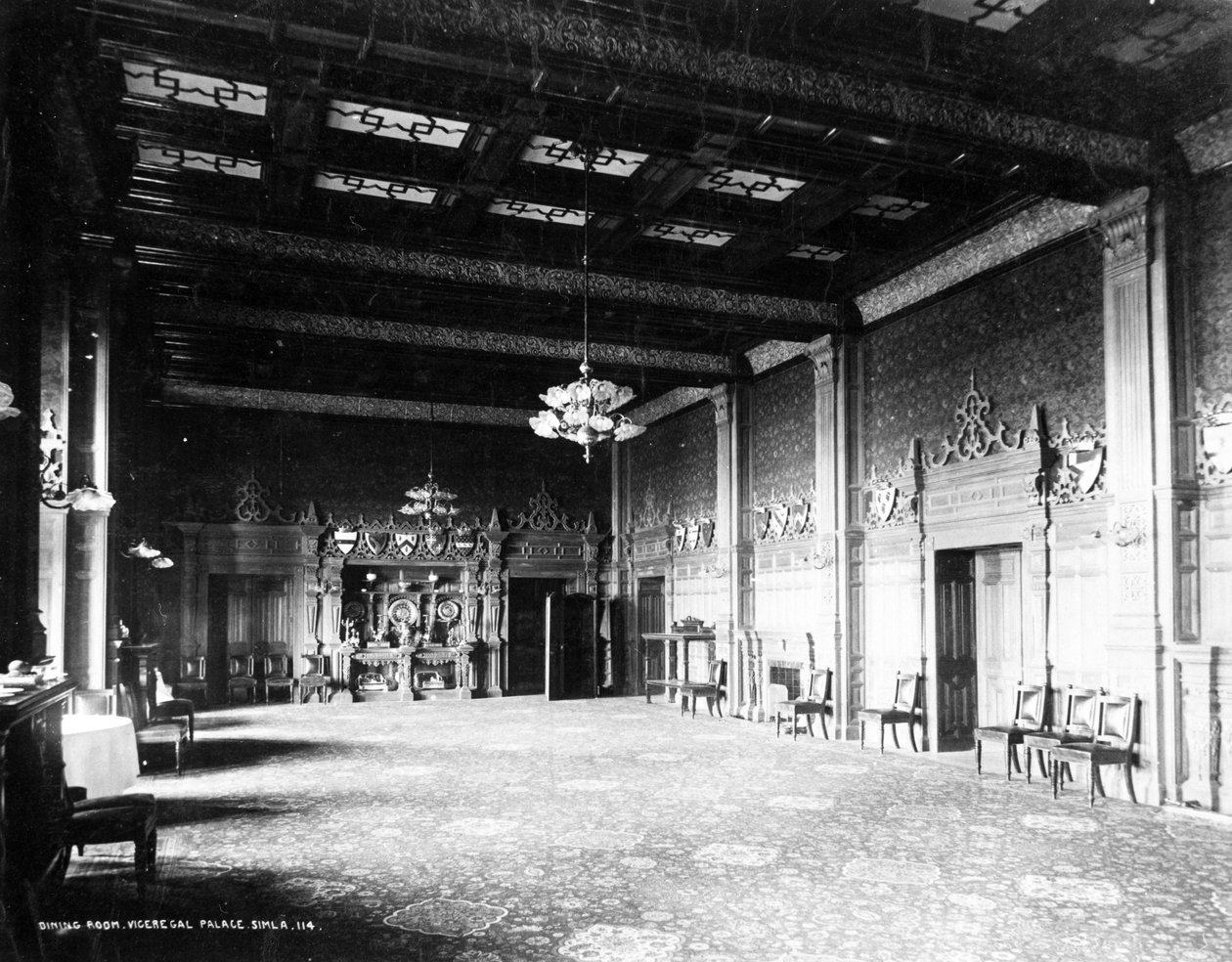 Spisesalen til Viceregal Lodge, Simla, ca. 1890 av English Photographer