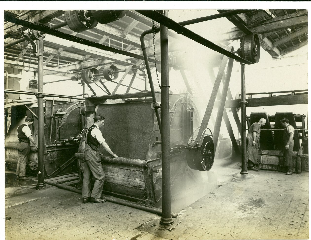 Filtfreseavdeling, Long Meadow mill, 1923 av English Photographer