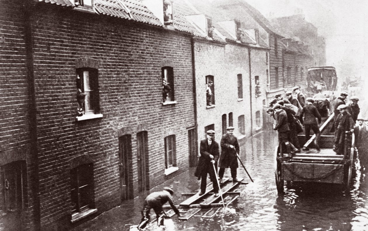 Flom i London, januar 1928 av English Photographer