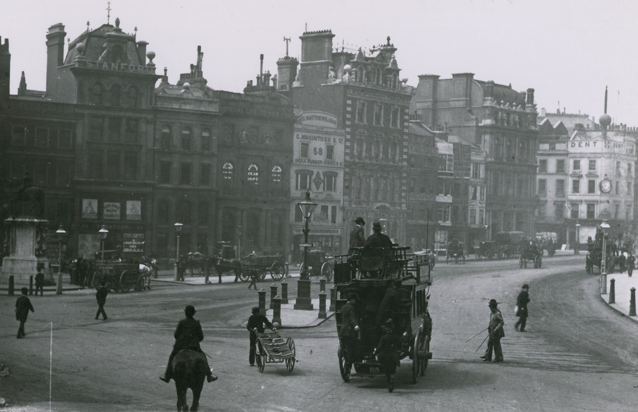 Generell utsikt over Charing Cross av English Photographer