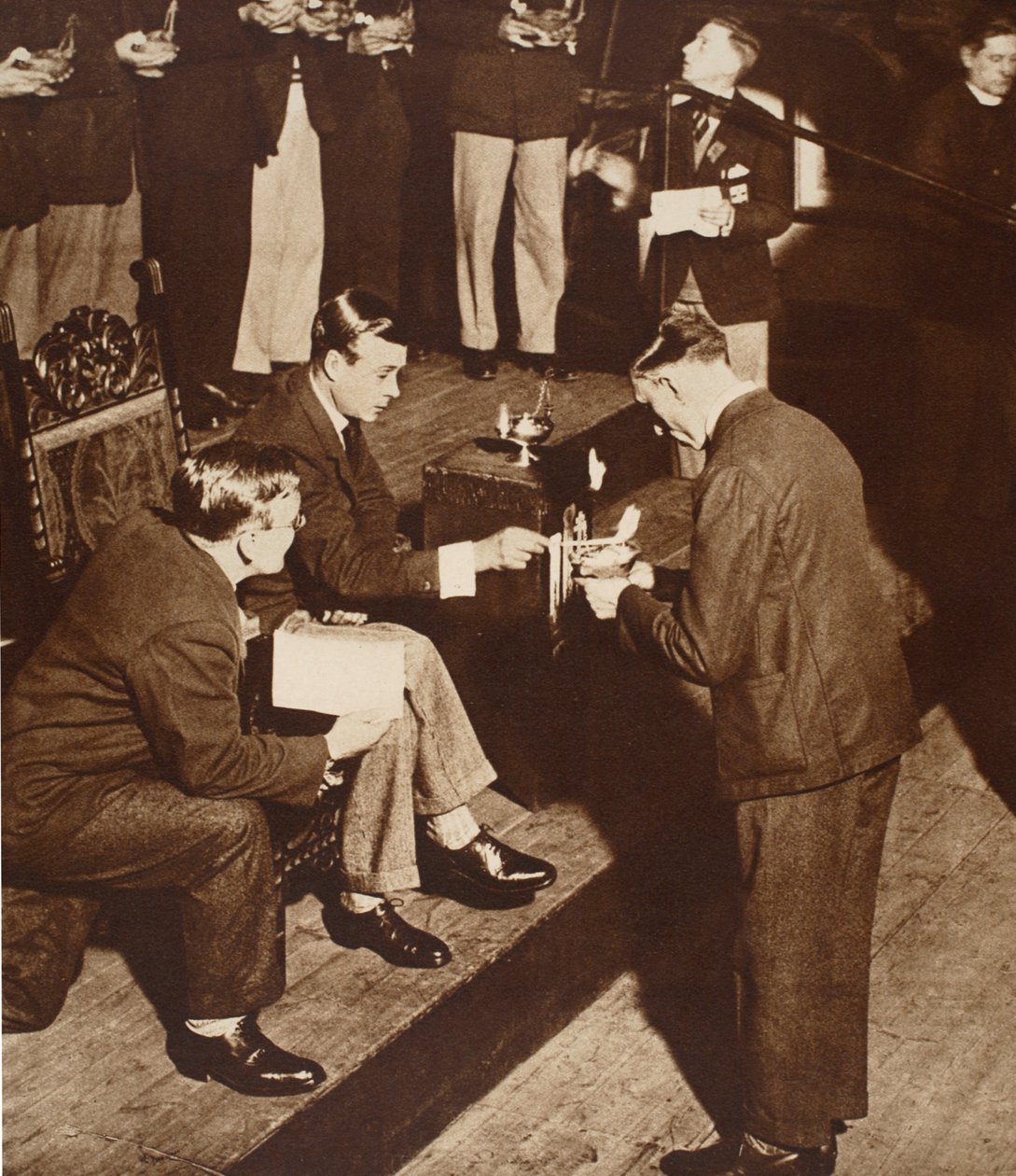 Kong Edward VIII tenner minnelamper i kirkehuset, Westminster av English Photographer