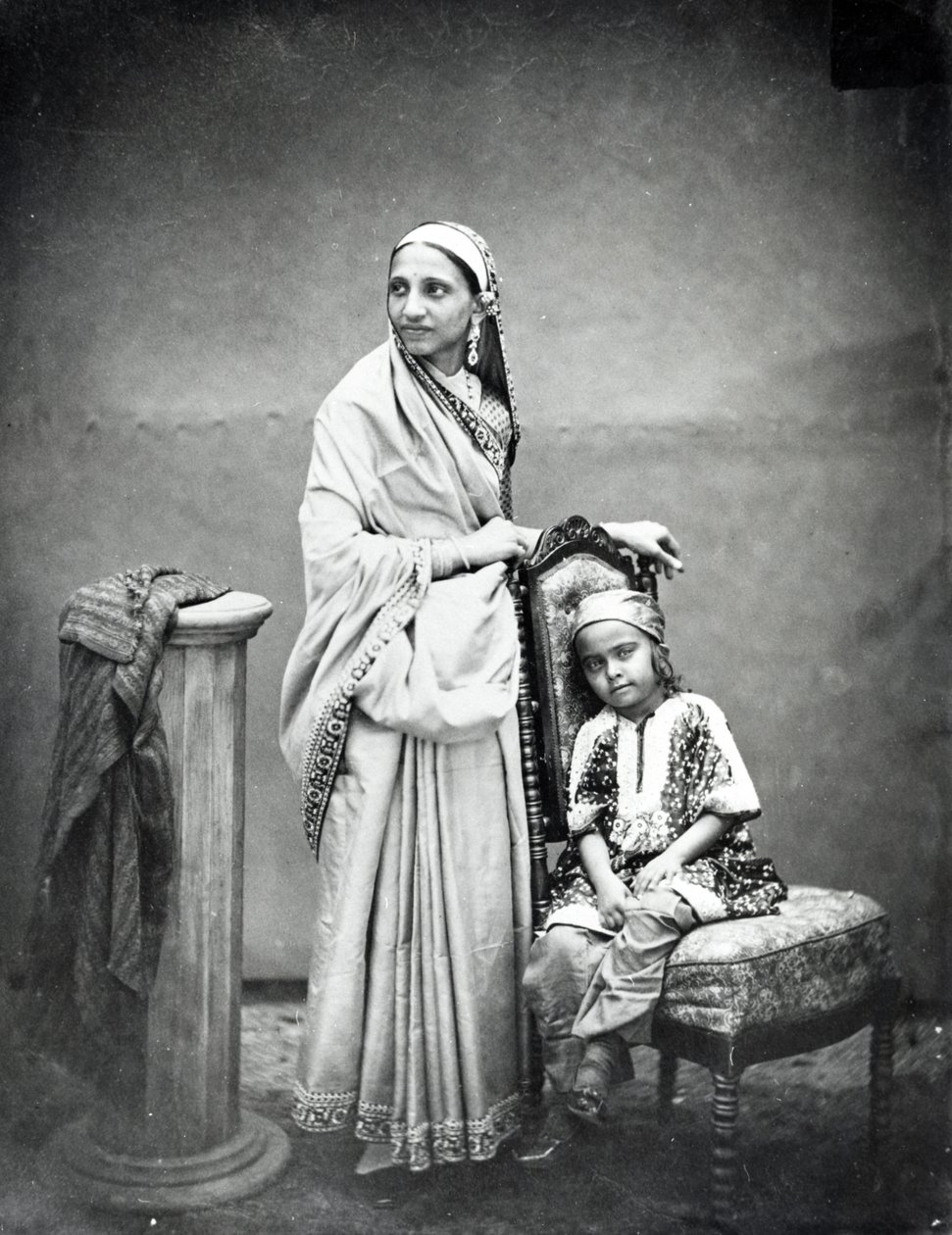 Parsee kvinne og barn, ca. 1870-tallet av English Photographer