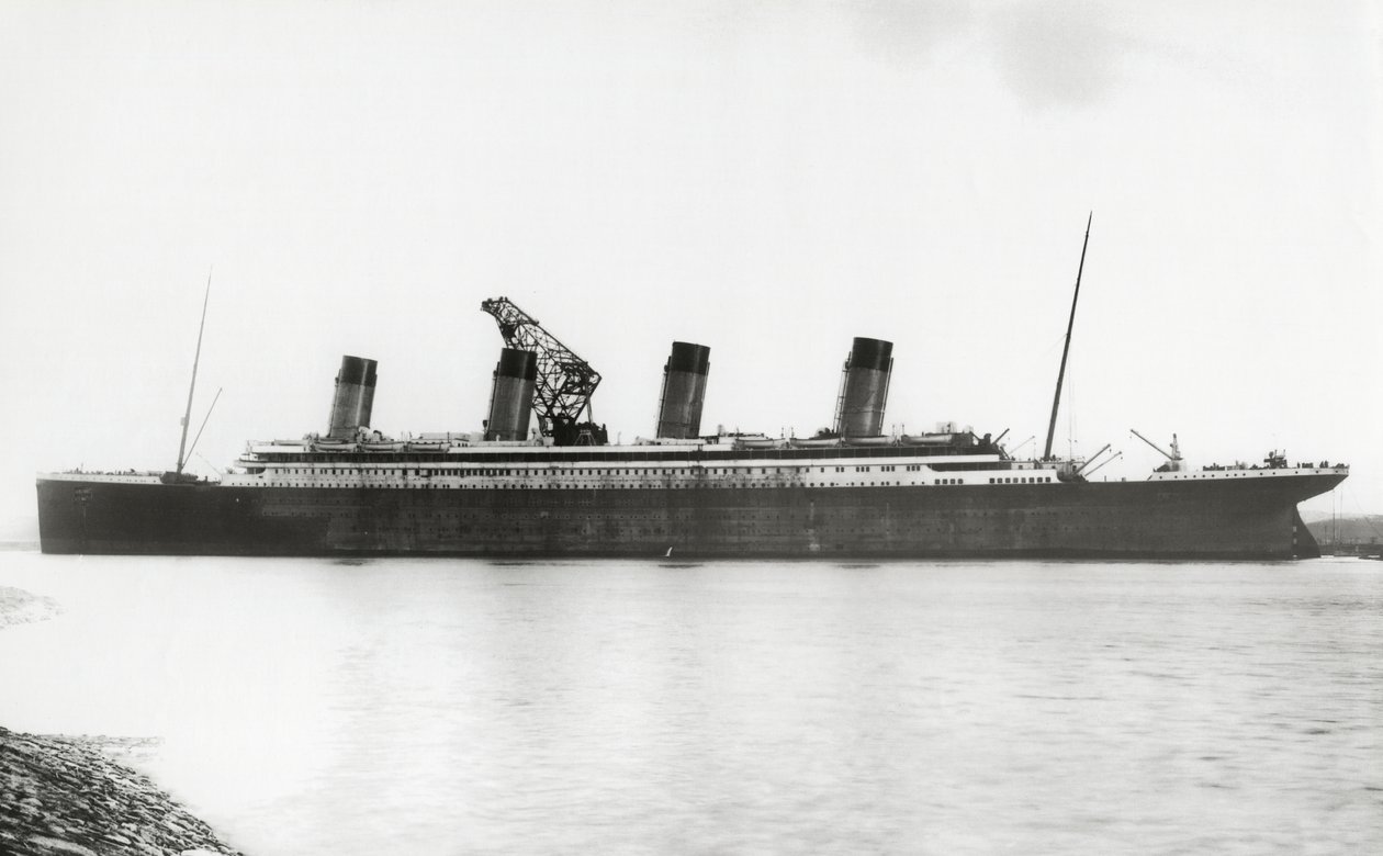 RMS Titanic nærmer seg ferdigstillelse, 8. januar 1912 av English Photographer