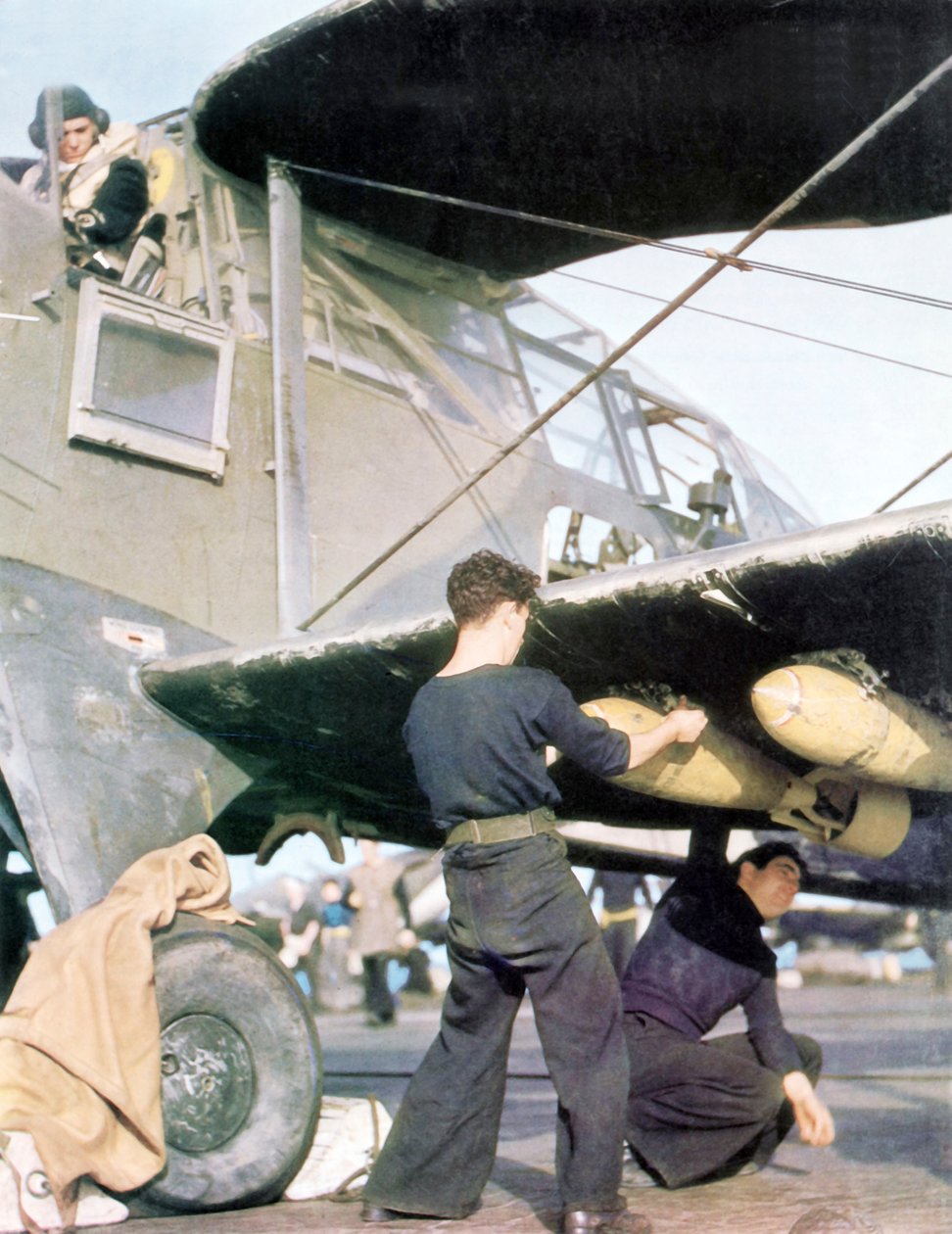 Royal Navy Aircraft, 1942 av English Photographer