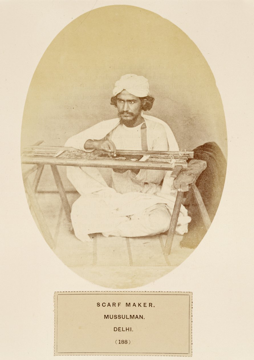 Scarf Maker, Mussulman, Delhi, fra The People of India, av J. Forbes Watson, utgitt 1868 (albumtrykk) av English Photographer