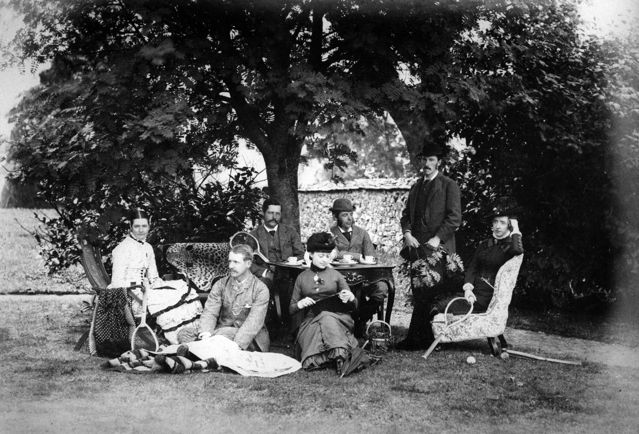 Te i hagen, ca. 1890 av English Photographer