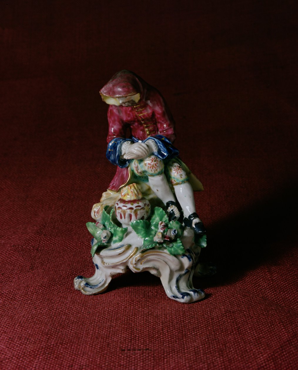 Sløyfe porselensfigur av vinter, ca. 1760-63 (keramikk) av English School