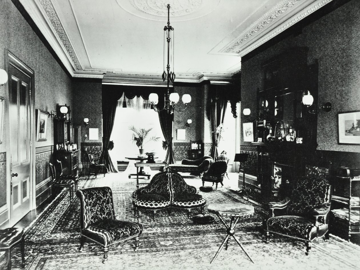 Addison Road 18: salong, 1890 av English Photographer