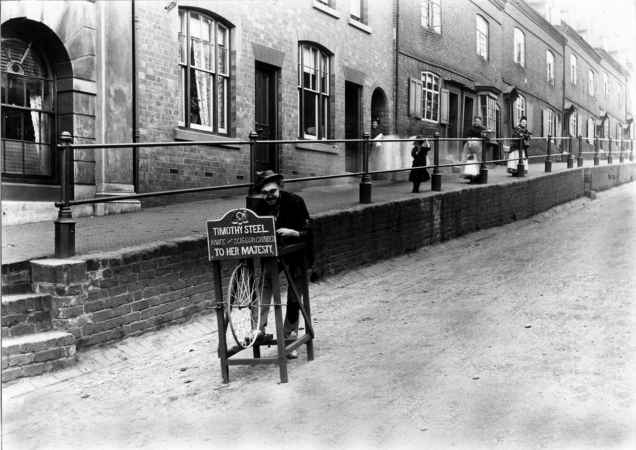 Knivsliper, Hall Street, Kidderminster av English Photographer