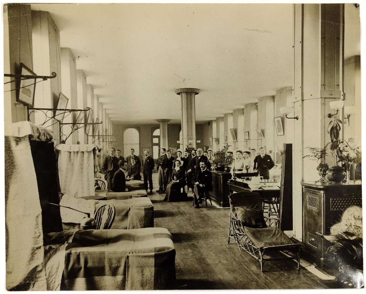Avdeling ved St. Thomas Hospital, London, ca. 1890 av English Photographer