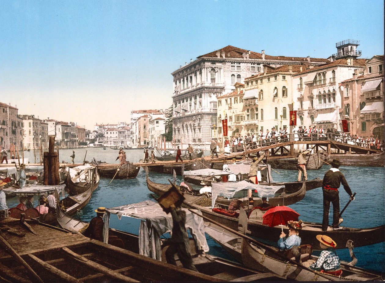 Prosesjon på Canal Grande, Venezia (håndfarget bilde) av English School