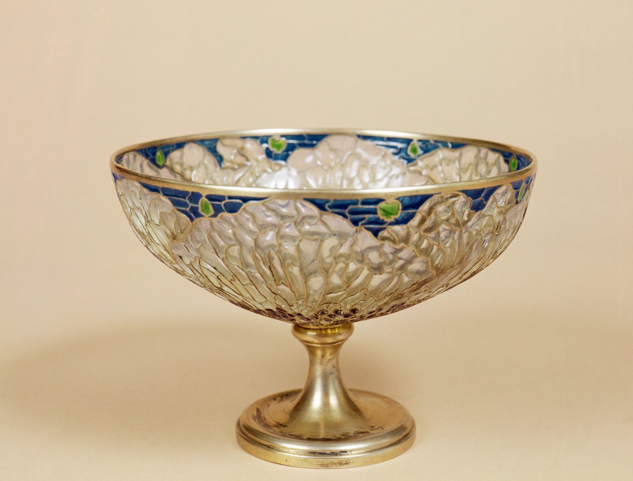 Plique-a-jour-kopp, ca. 1900 (forgylt sølv og emalje) av Eugene Feuillatre