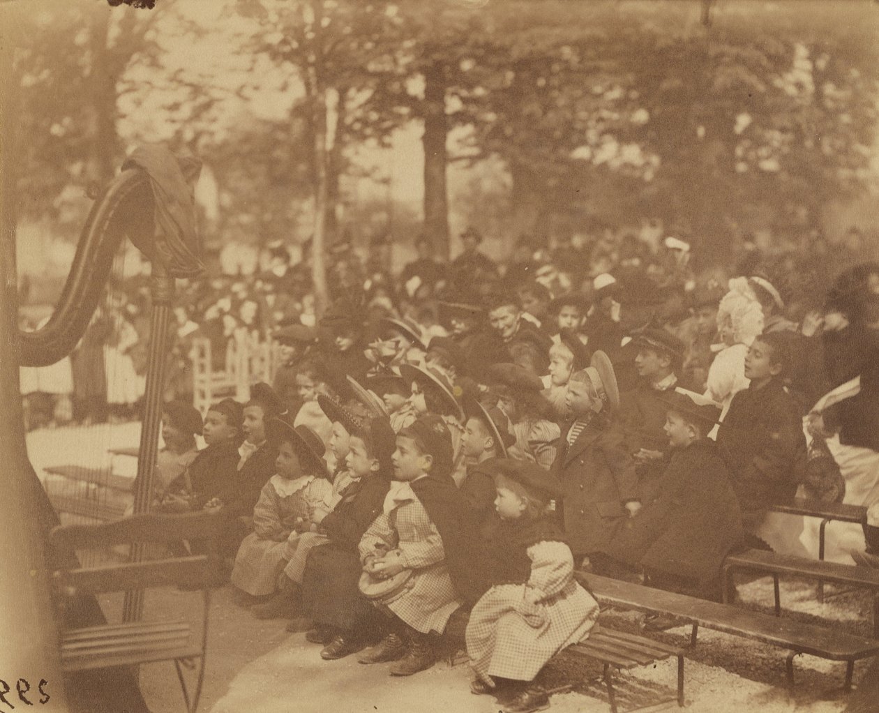 (Guignol, Jardin du Luxembourg) av Eugène Atget