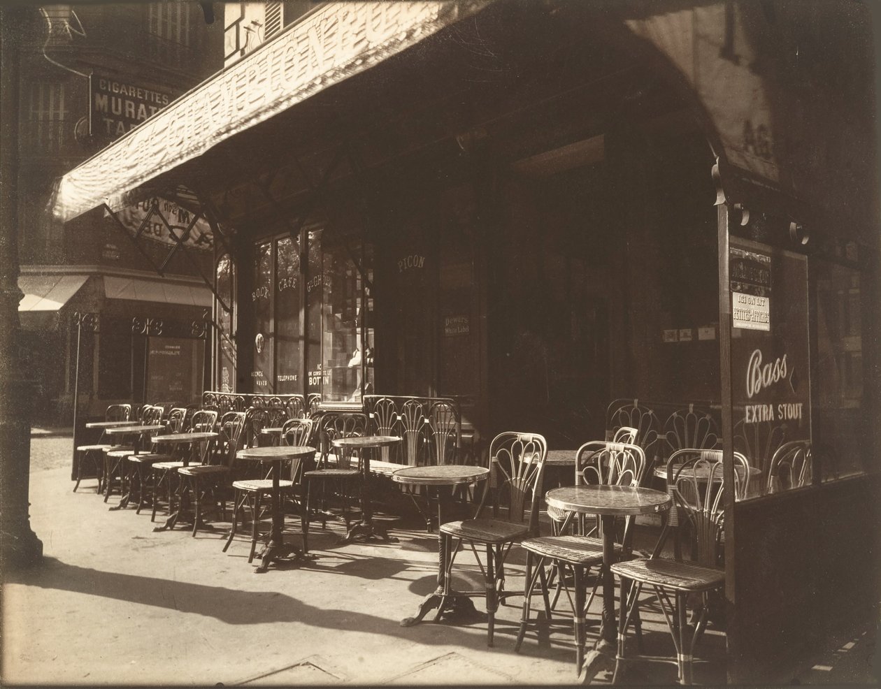 Cafe, Avenue de la Grande-Armee, 1924-1925. av Eugène Atget