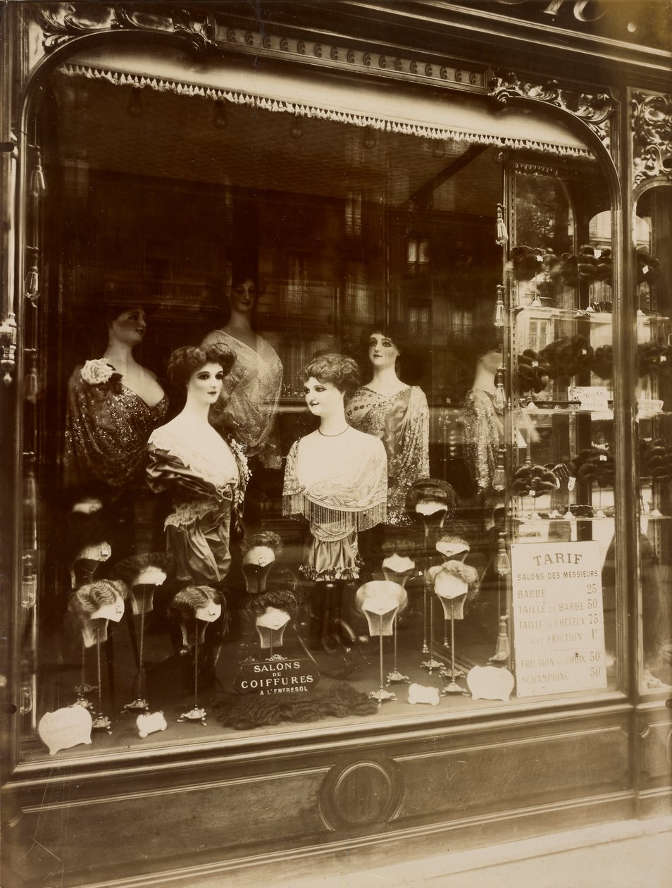 Studie av Frisørbutikk av Eugène Atget