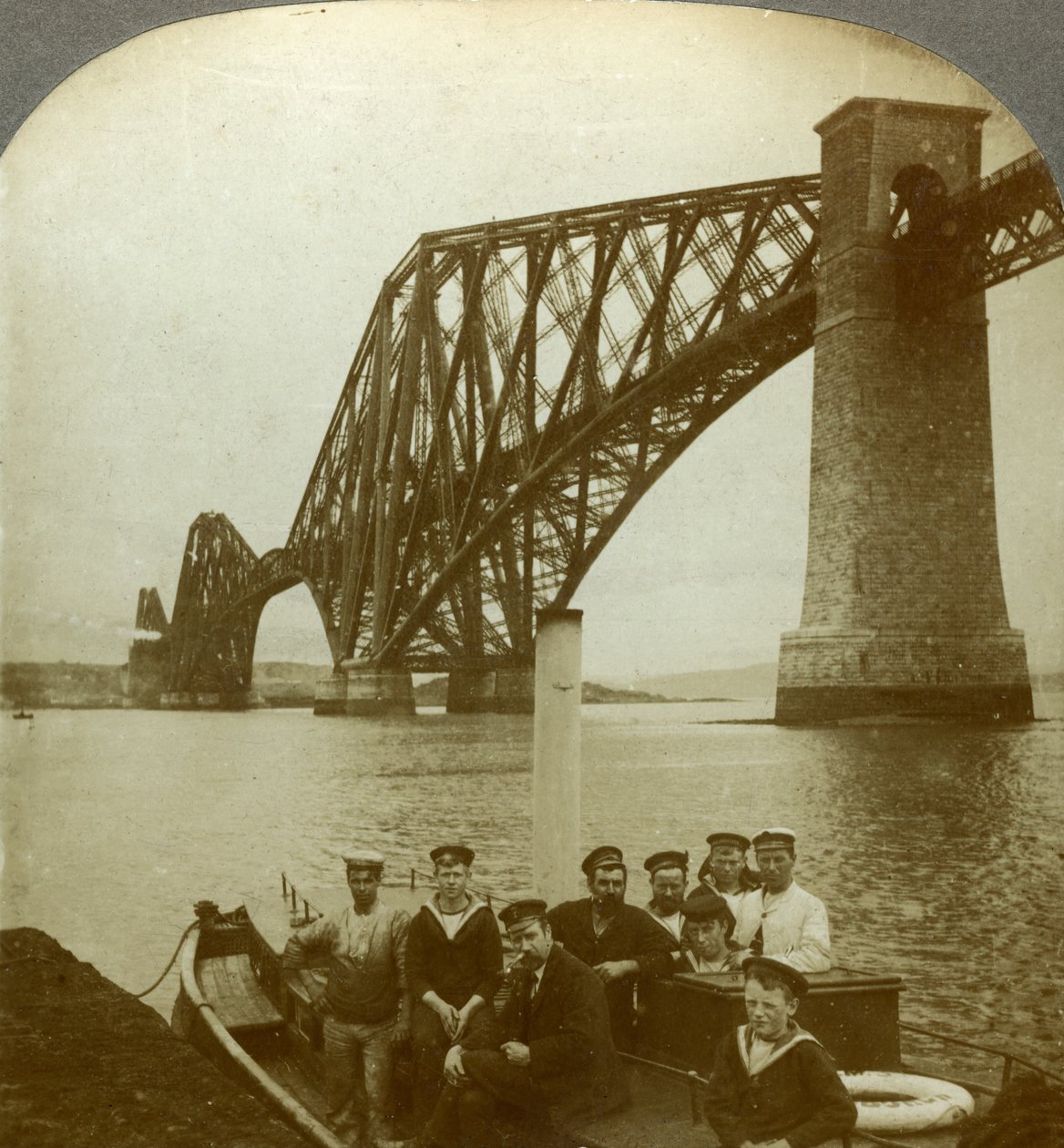 The Forth Bridge, Skottland. av Excelsior Stereoscopic Tours