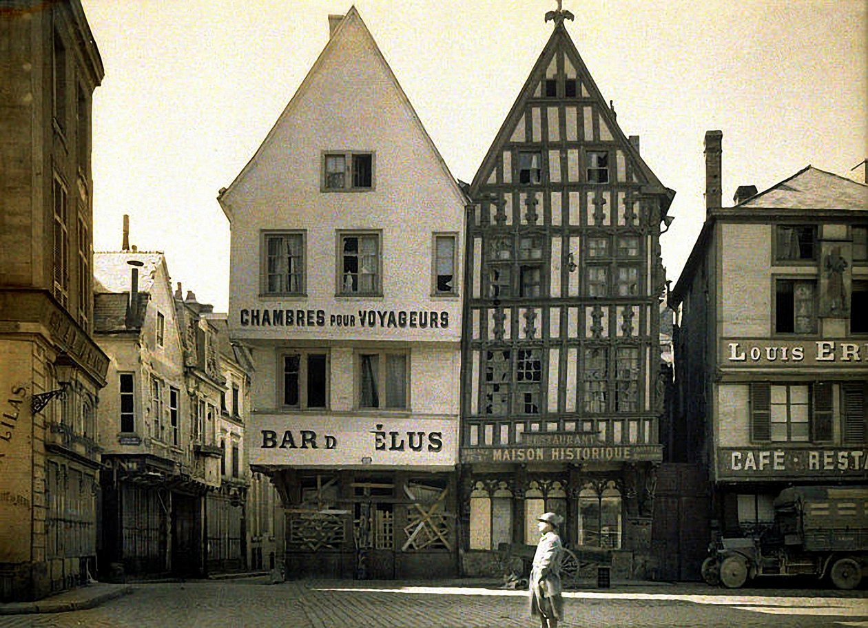 Gamle hus på Place du Marche, Reims, Frankrike, 1917 (autokrom) av Fernand Cuville
