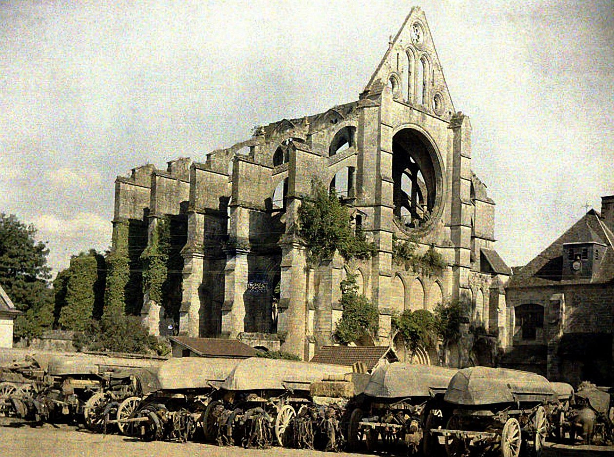 Ødelagt kirke, Cuffies, Aisne, Frankrike, 1917 (autokrom) av Fernand Cuville