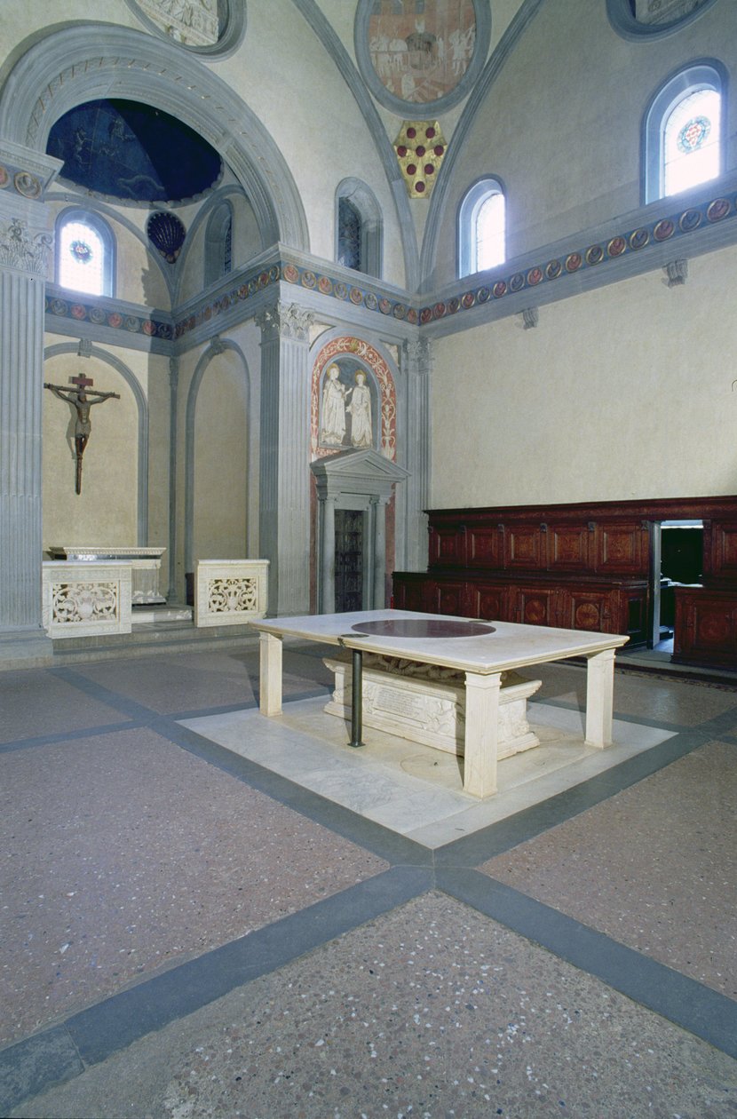 Utsikt over interiøret, bygget ca. 1420-29 av Filippo Brunelleschi