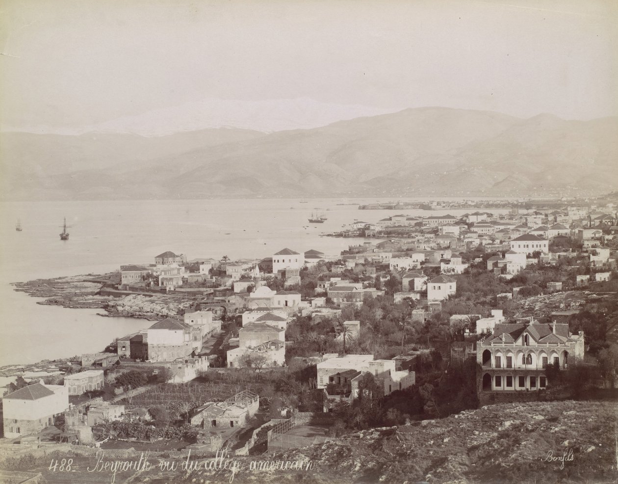 Beirut. Sett fra American College, ca. 1870. av Félix Bonfils