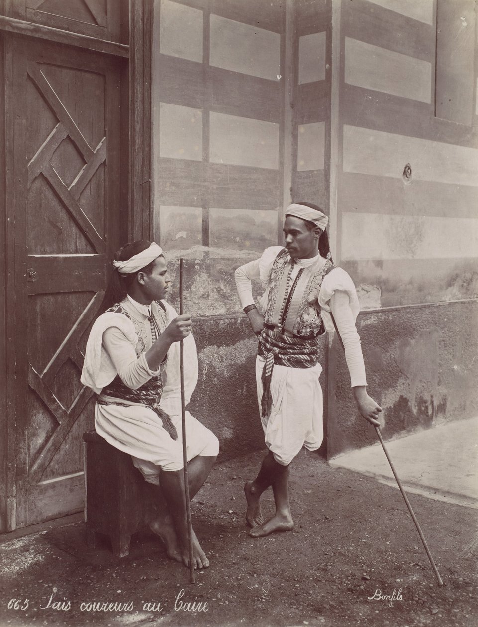 Kjenn løpere i Kairo, 1870-tallet. av Félix Bonfils