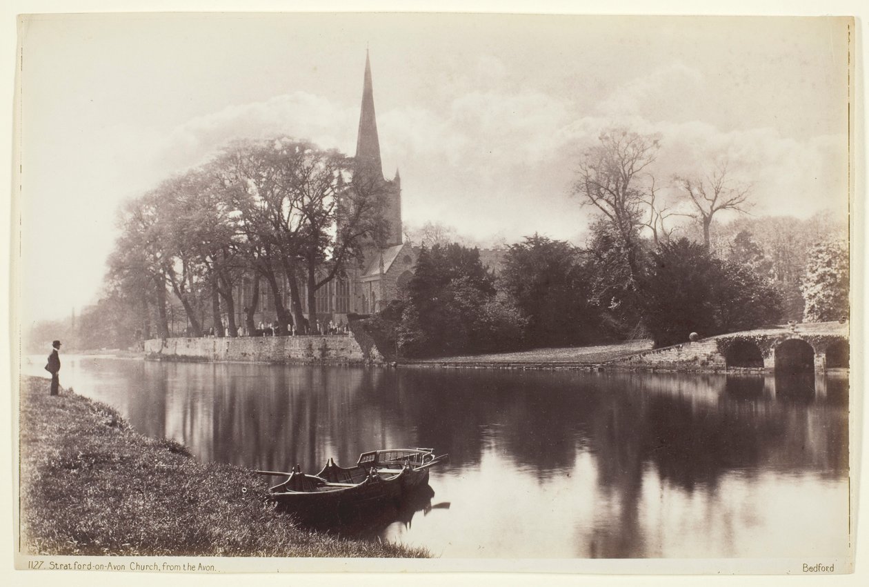 Stratford-on-Avon, kirke fra Avon av Francis Bedford